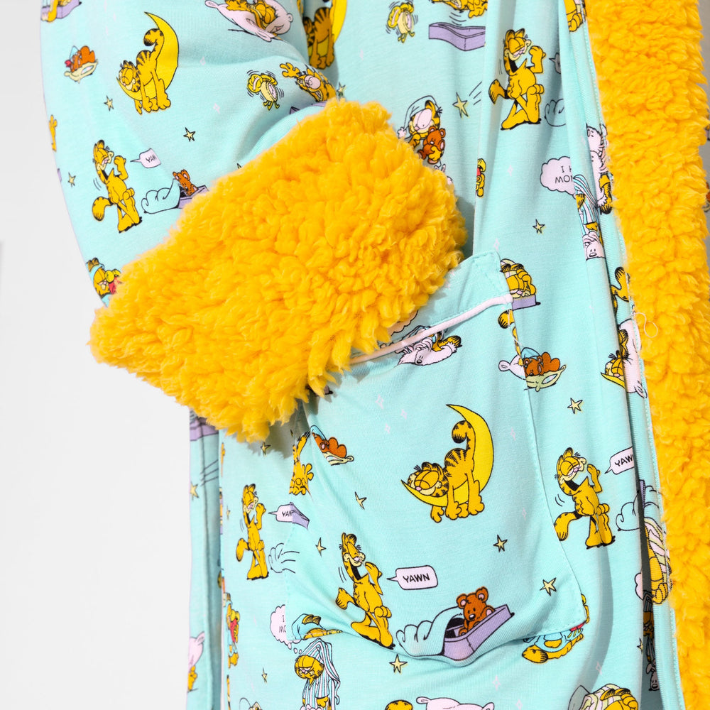 Garfield: Lazy Mondays Bamboo Kids Sherpa Robe