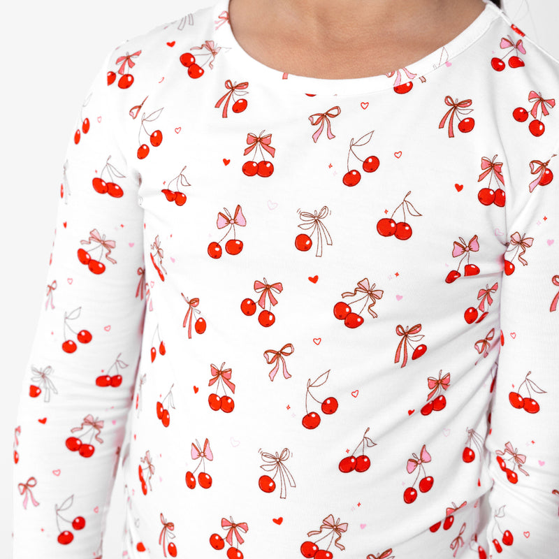 بيجامات أطفال من الخيزران بتصميم الكرز على القمة