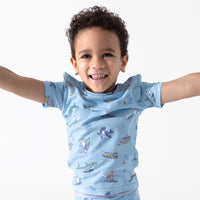 طقم بيجاما قصير للأطفال من الخيزران بتصميم مدرسة القرش