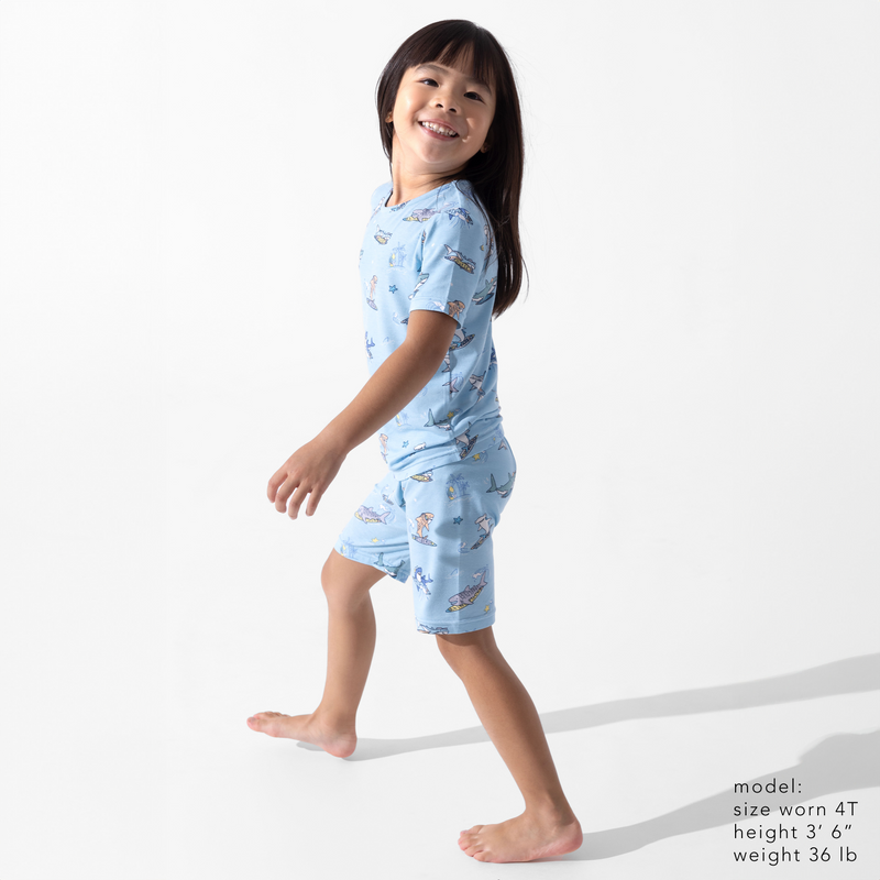 طقم بيجاما قصير للأطفال من الخيزران بتصميم مدرسة القرش